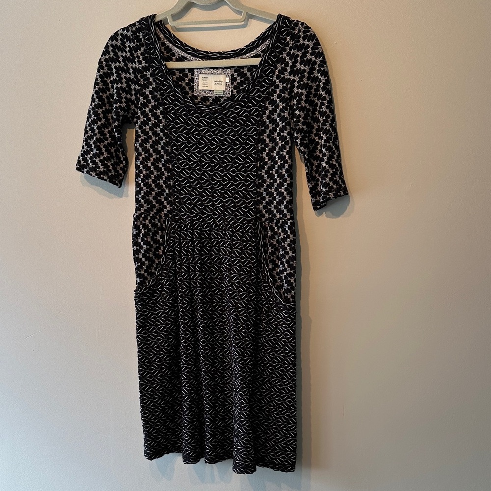 Elegant Black and White Patterned Dress